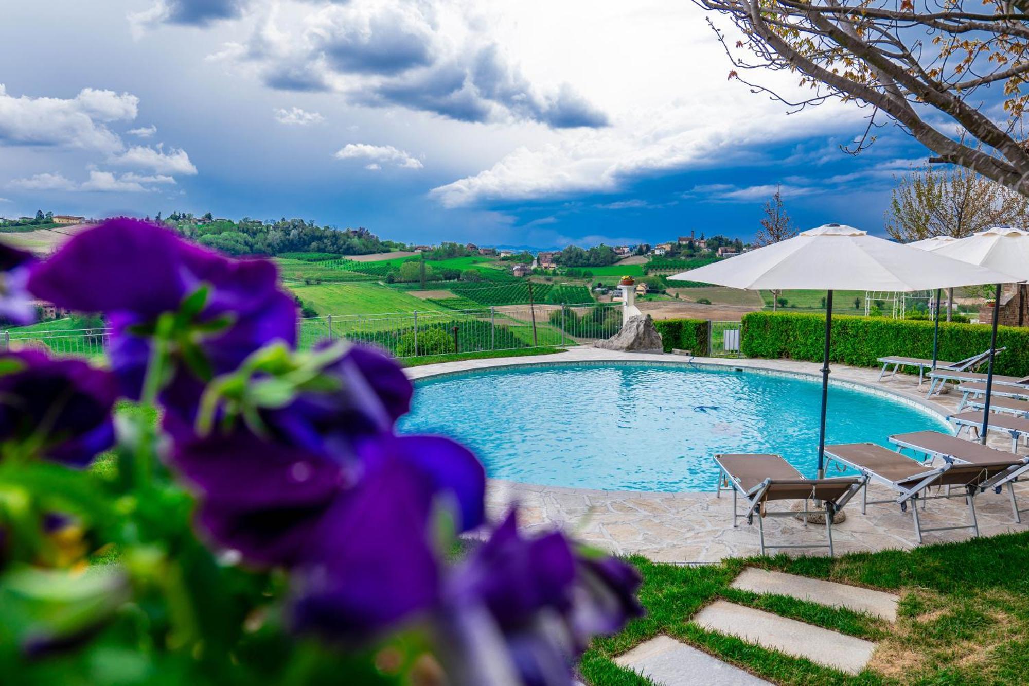 Agriturismo Podere La Piazza Costigliole d'Asti Exterior foto